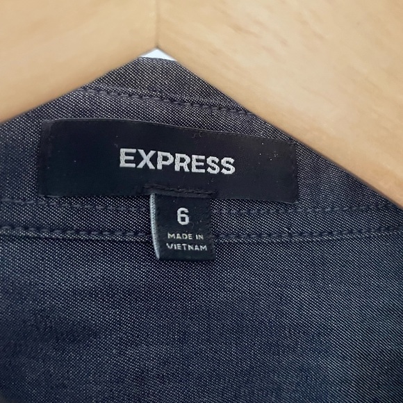 Express Demin button down shirt dress. Matching belt. Worn once. Size 6 - Picture 2 of 4